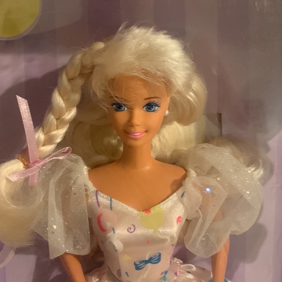 1996 birthday Barbie - Picture 2 of 11